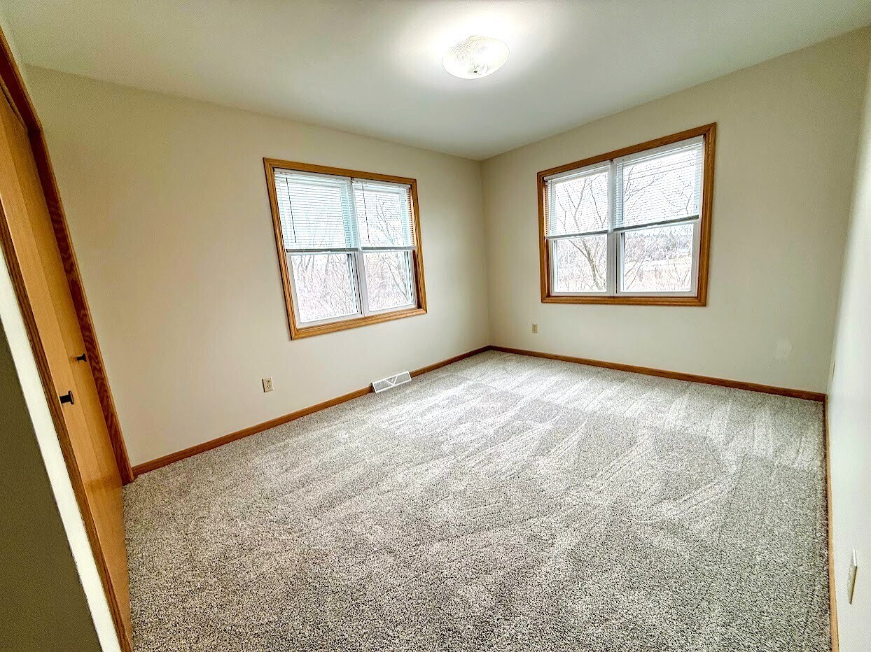 Bedroom 2 - 2042 Cliff Alex Ct S