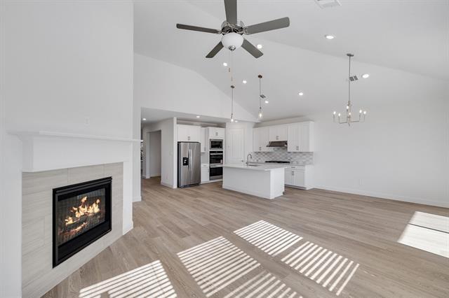 Building Photo - 2408 Acadia Dr