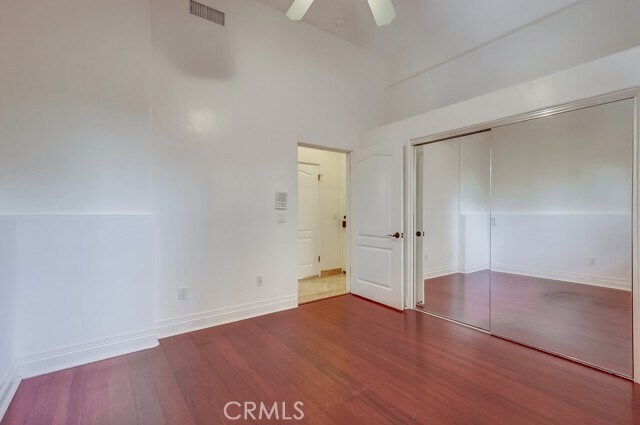 Building Photo - 512 N Juanita Ave