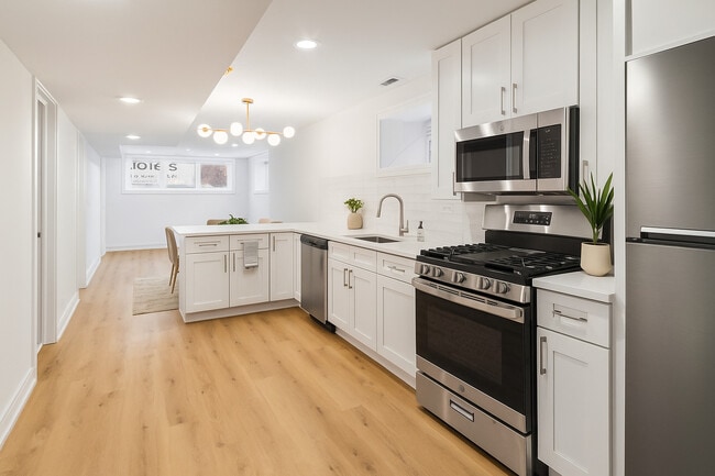 Building Photo - 3605 N Bell Ave