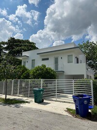 Building Photo - 3787 Thomas Ave