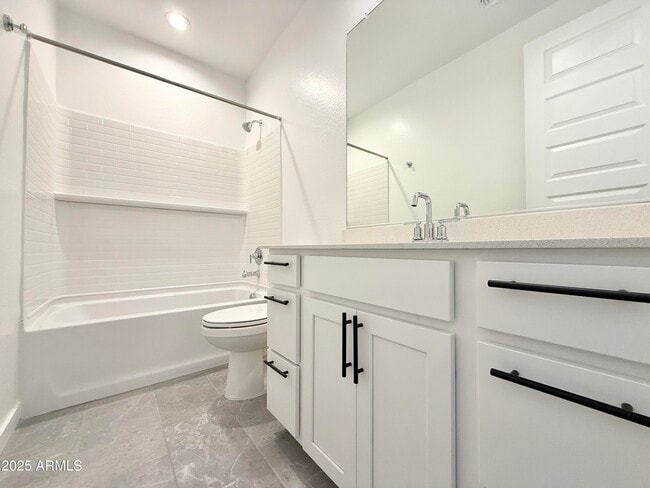 Building Photo - 9543 W Avalon Dr