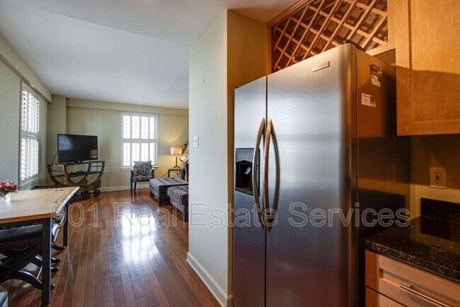 Building Photo - 109 N Main St