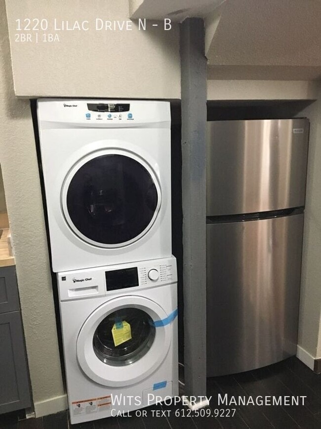 Building Photo - 1220 Lilac Dr N