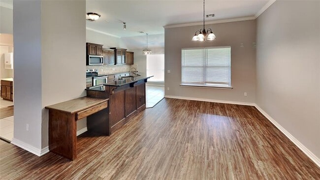 Building Photo - 16208 Romeo Dr