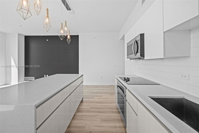 Building Photo - 101 Diplomat Pkwy