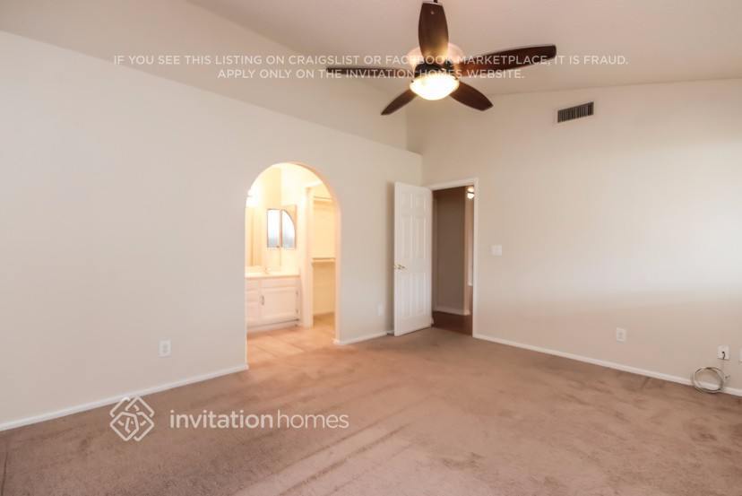 Building Photo - 2551 E Diamond Cir