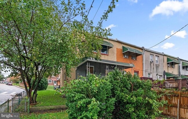 Building Photo - 3800 8th St
