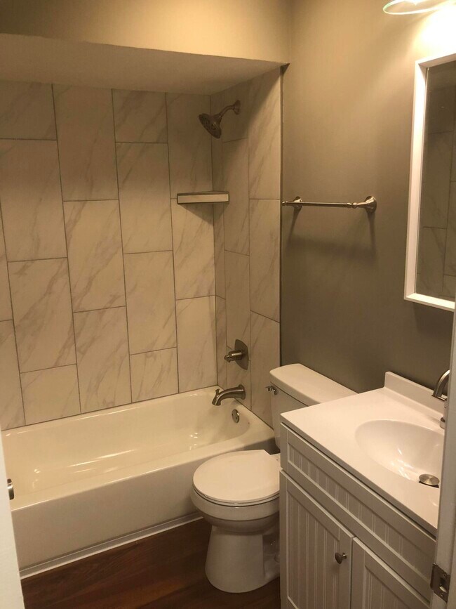 Building Photo - 3900 Sundart Dr