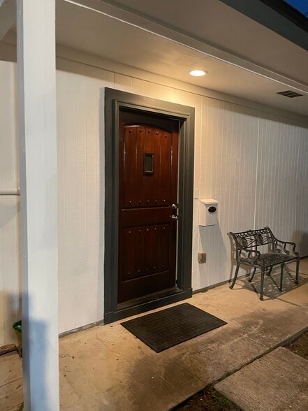 Front Entry w/ Porch - 12301 Almeda Genoa Rd