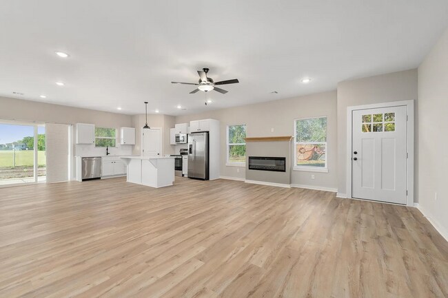 Building Photo - 2123 E Elk Rdg Ave