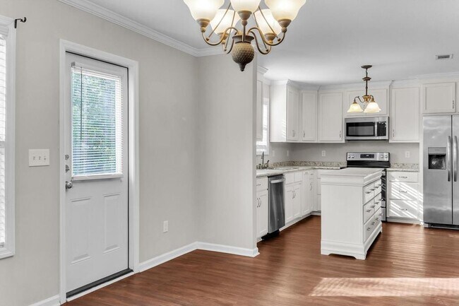 Building Photo - 1739 Eli Pl