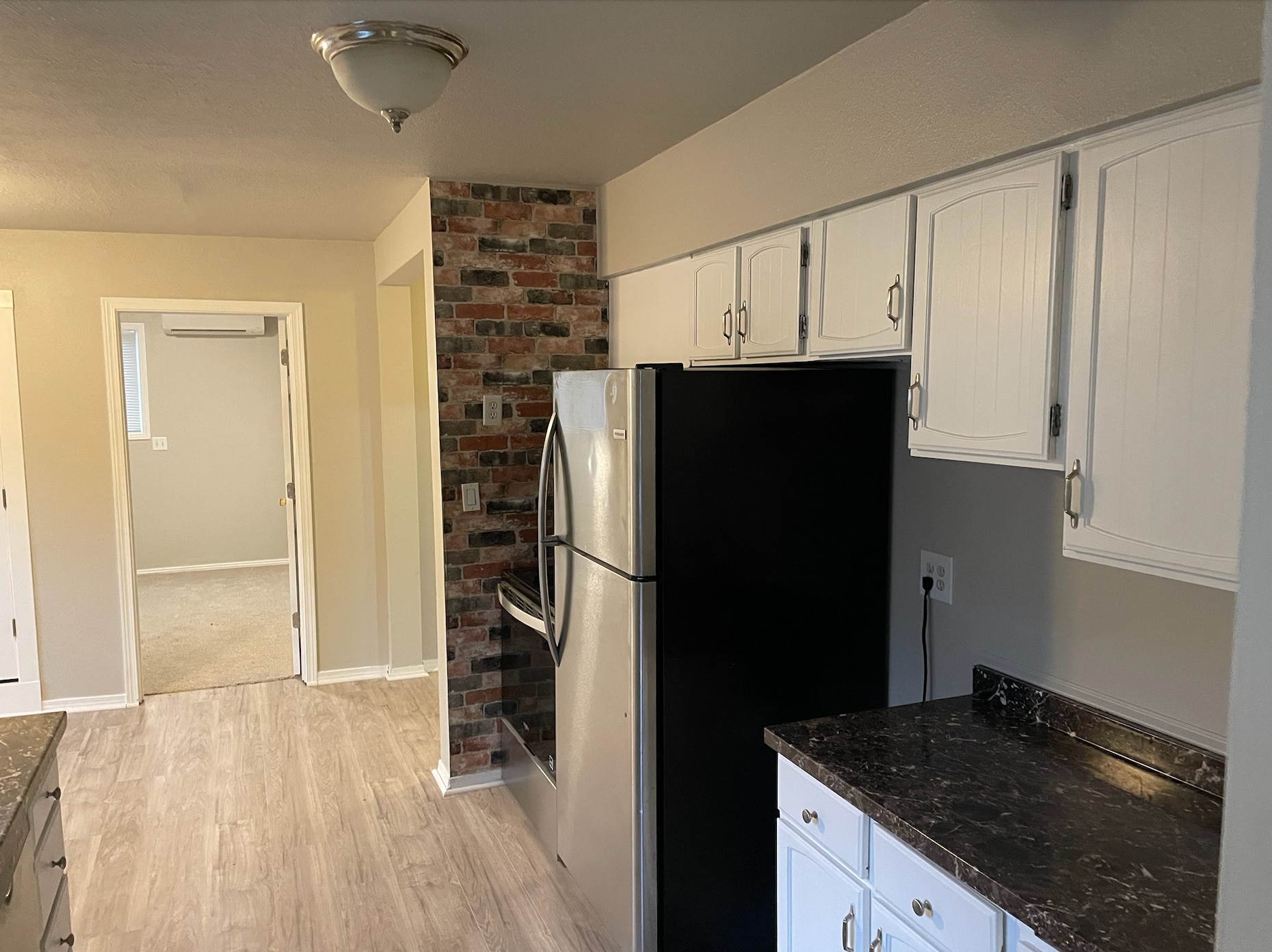 Building Photo - 2116 S Longmont Ave