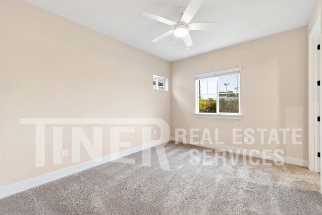 Building Photo - 8931 Fair Oaks Blvd