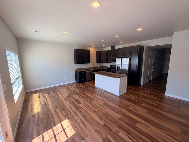 Building Photo - 13817 W Redding Dr