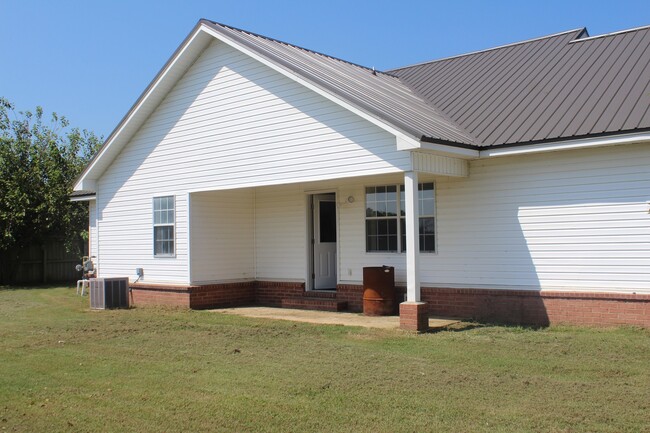 Building Photo - 3 Bedroom, 2 Bath Home in Riverside School...