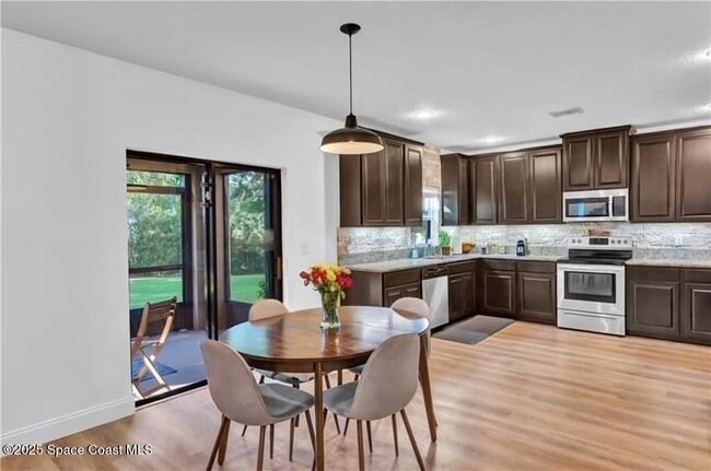 Building Photo - 610 22nd Ave