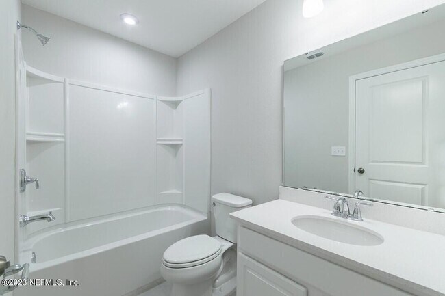 Building Photo - 13973 Sterely Ct N