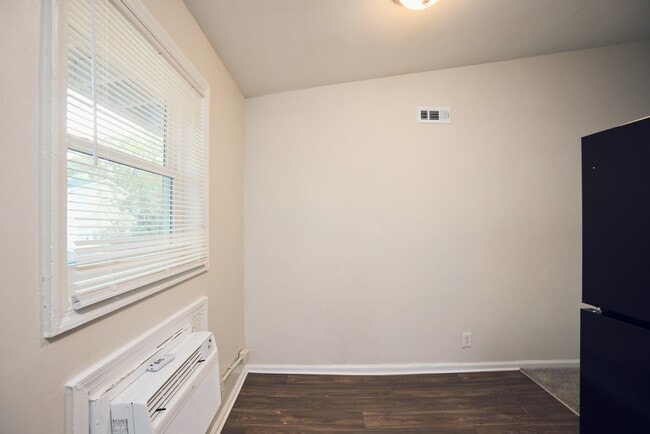 Building Photo - 2157 Lenox Rd NE