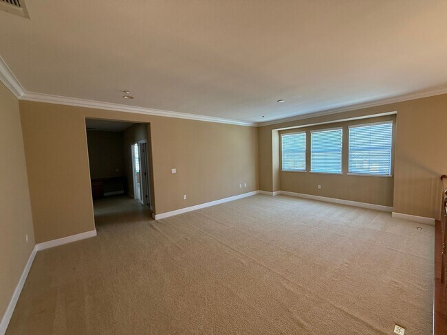 Building Photo - 3821 Cherry Pl