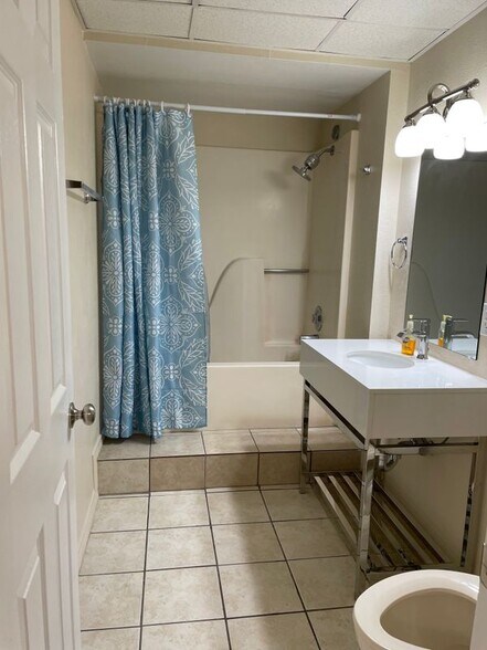 Building Photo - 5712 Padre Blvd