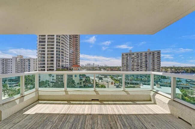 Building Photo - 101 S Fort Lauderdale Beach Blvd