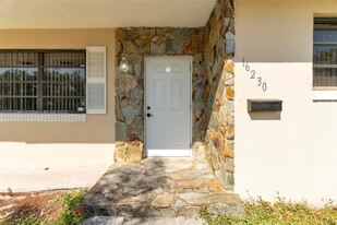 Building Photo - 16230 SW 106th Ave