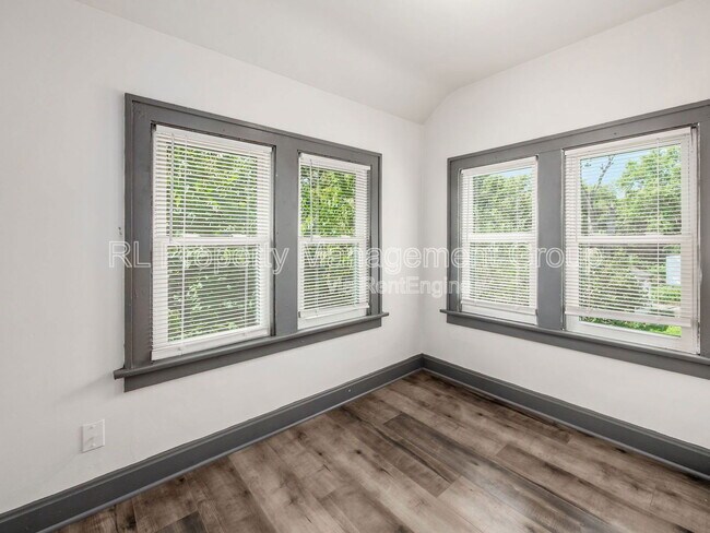 Building Photo - 439 Eldridge Ave