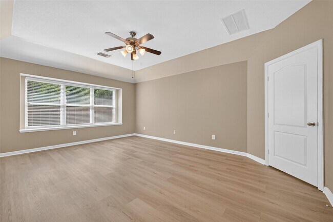 Building Photo - 21511 Venture Park Dr