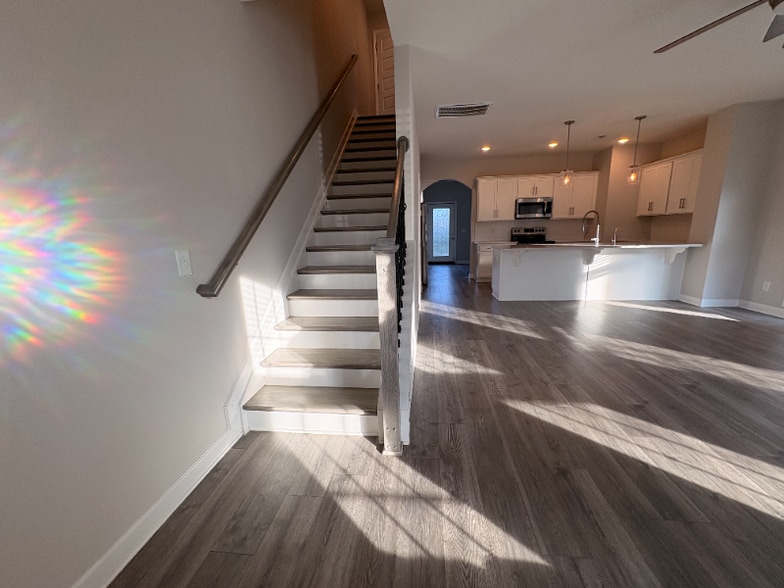 Building Photo - 4060 Opal Dr