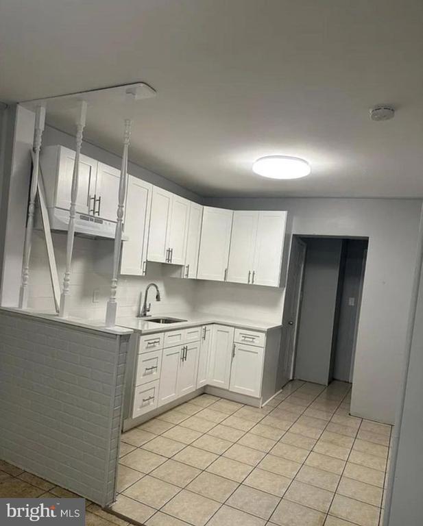 Building Photo - 6550 Regent St