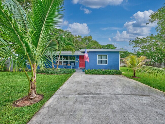 Building Photo - 801 NE 15th St