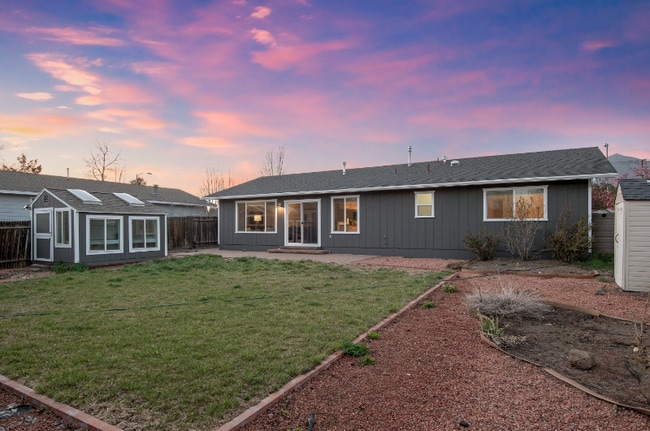 Building Photo - 3515 W Lois Ln