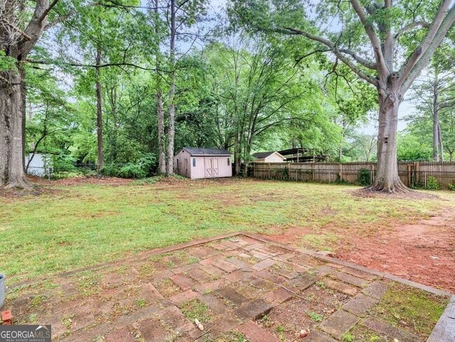 Building Photo - 836 Oakdale Dr