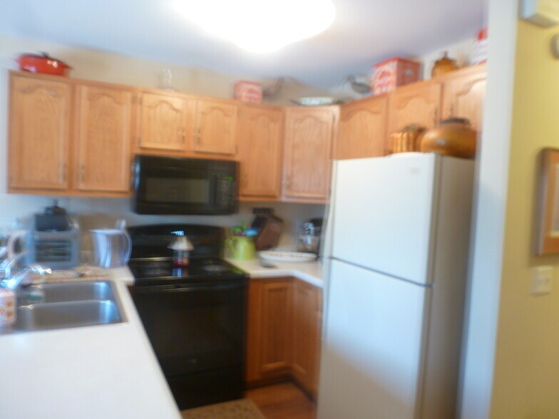 Kitchen 3 - 227 Canyon Rd