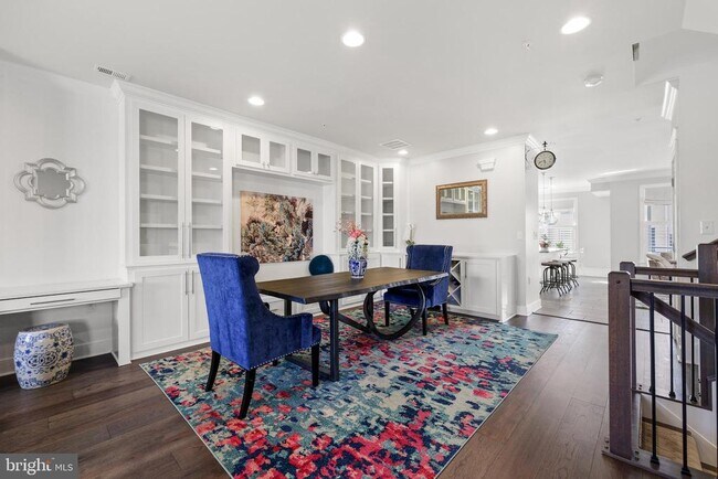 Building Photo - 621 Bluemont Ave