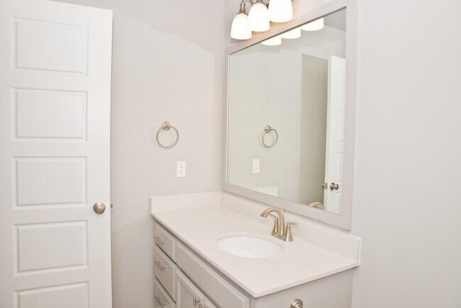 Building Photo - 1005 SW 140th St