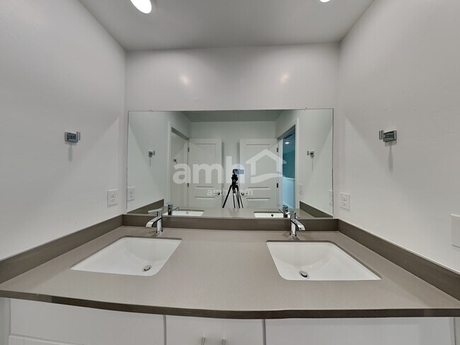 Building Photo - 6156 W Paseo Hilario