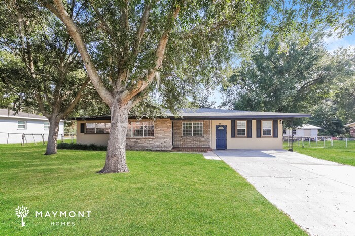 Primary Photo - 5821 Lake Grove Dr