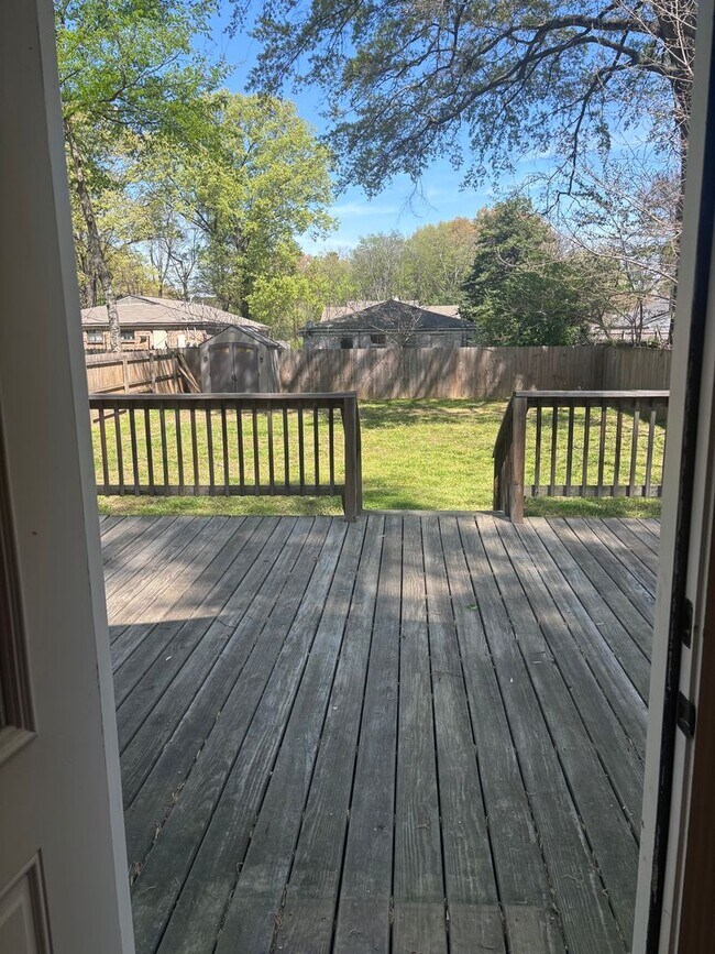 Building Photo - Charming 3-Bedroom Home in Memphis – Move-In Ready!