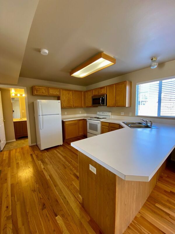 Building Photo - 1048 Scarlet Oak Dr