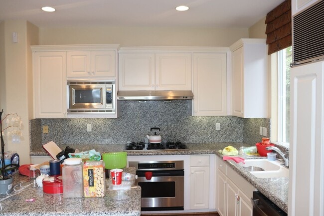 Building Photo - Communication Hill 4 bed 2.5 bath Single Family Home