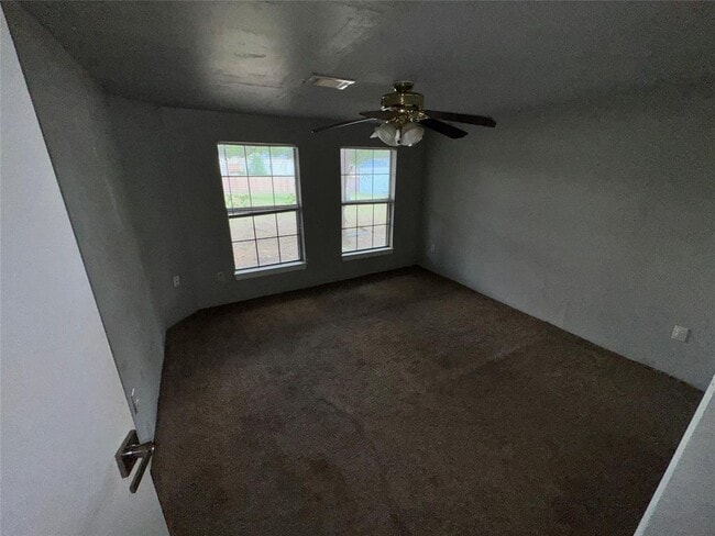 Building Photo - 1102 Minnie Dr