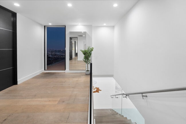 Building Photo - 2110 Hercules Dr