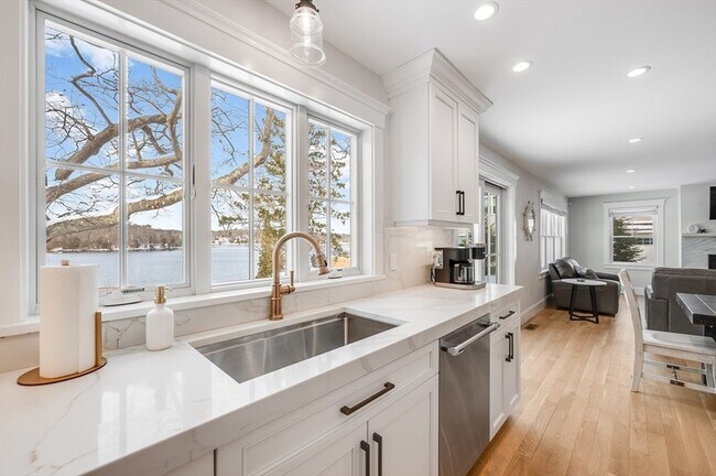 Building Photo - 6 Stanwood Pt