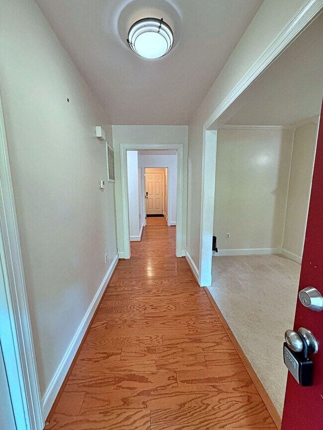 Building Photo - 8800 Sedbergh Dr