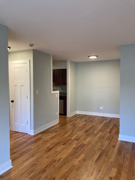 Building Photo - 696 Elm Pl