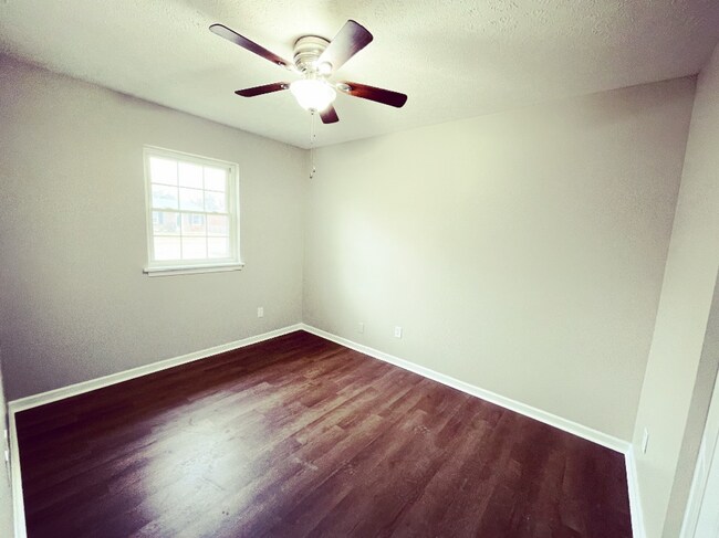 Building Photo - 9400 Moonridge Pl
