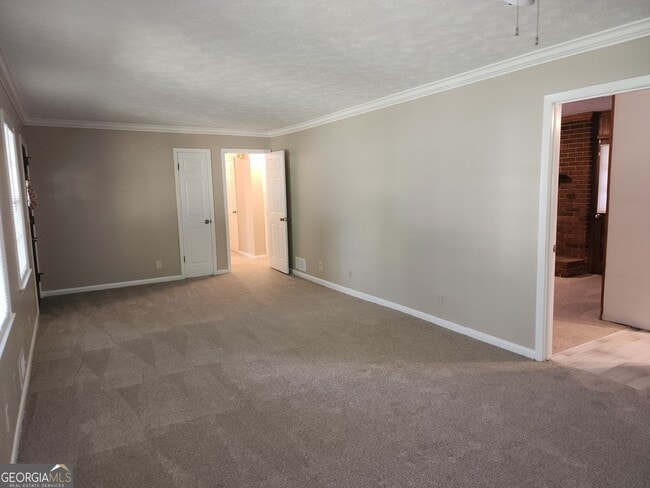 Building Photo - 1316 White Oak St SE