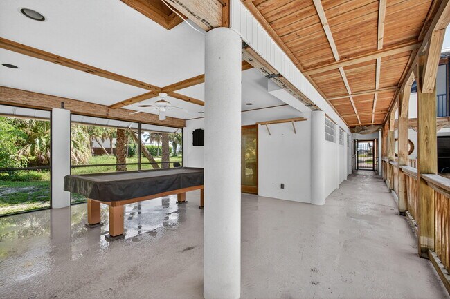Building Photo - 1042 SE St Lucie Blvd